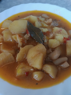 Una foto de Guiso de patatas con sepia a mi manera olla gm