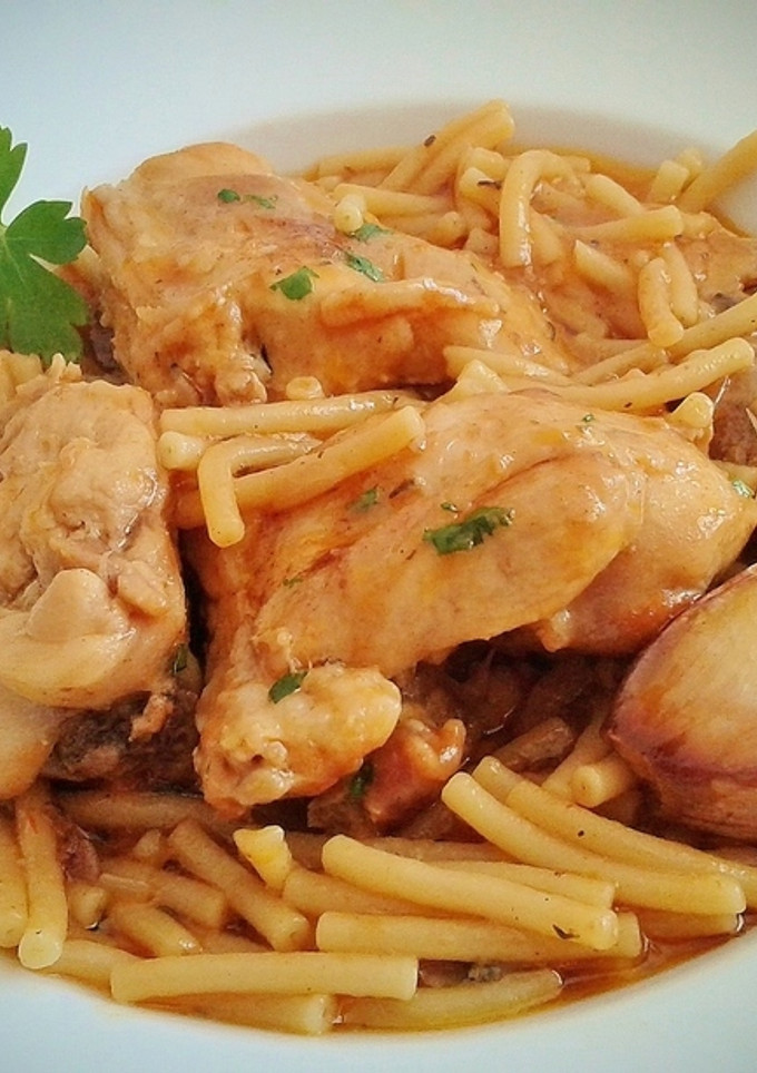 Una foto de Fideos a la cazuela con conejo