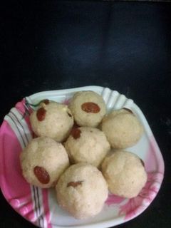 সুজির লাড্ডু (soojir ladoo recipe in Bengali) রেসিপির প্রধান ছবি