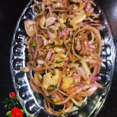 A picture of Chilli Onion Rings or Laccha onion.