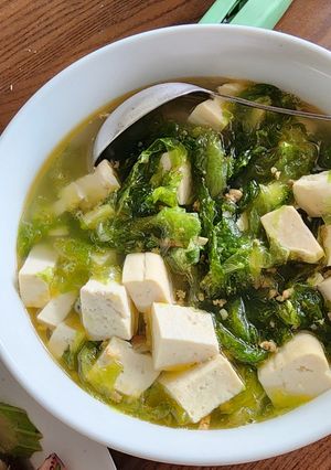 Hình của món Canh rong xà lách thịt bằm đậu hũ (rong lục ulva).
