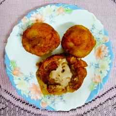 A picture of Chocolate Icecream Bonda.