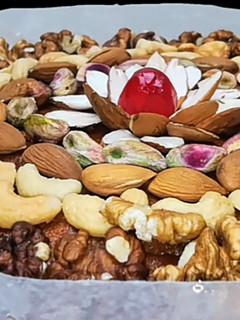 A picture of Simple Oil Cake With Nuts.