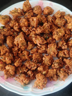 கிள்ளு வடை (killu vadai recipe in tamil) செய்முறை முக்கிய புகைப்படம்