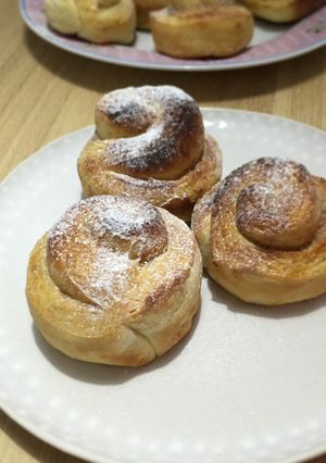 A picture of Cinnamon Roll.