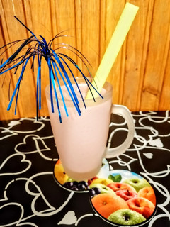 Meggyes - joghurtos smoothie recept fotója