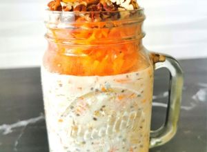 Una foto de Overnight oats con zanahoria