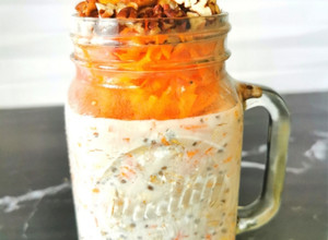 Una foto de Overnight oats con zanahoria