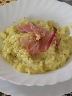 Foto di Risotto allo zafferano e speck