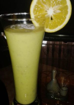 A picture of Banana avocado lemon smoothie.