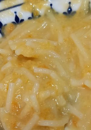 Una foto de Sopa de calabaza y manzana, a la leche. Para bebés