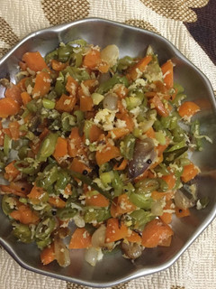 கேரட் பீன்ஸ் பொரியல் (Carrot beans poriyal recipe in tamil) செய்முறை முக்கிய புகைப்படம்