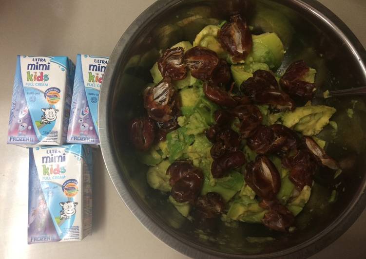 Langkah Mudah untuk Menyiapkan Es krim alpukat kurma sehat yang Enak Banget