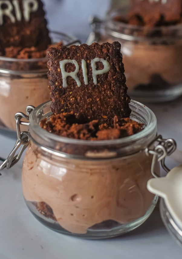 Una foto de Vasitos de chocolate RIP Halloween