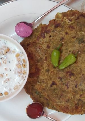 A picture of Bread Gujrati thepla.