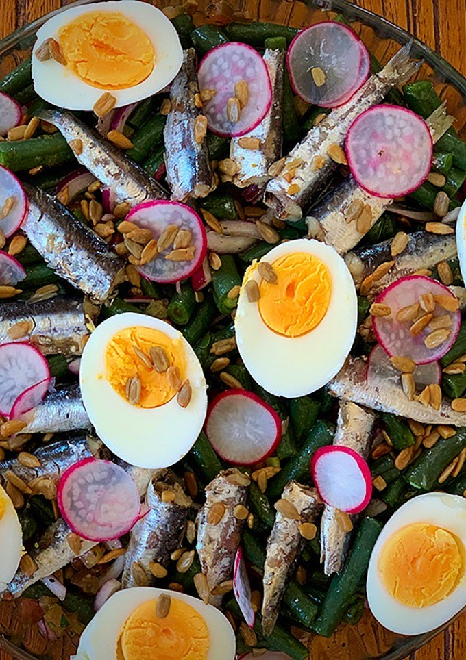Una foto de Ensalada de judías verdes y sardinas