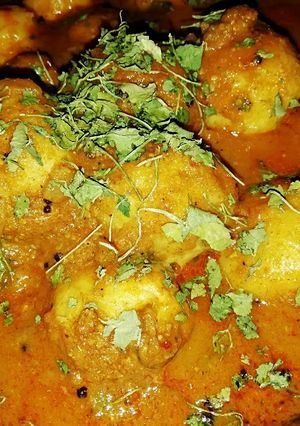 A picture of Dum Aloo.
