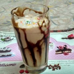 A picture of Oreo shake.