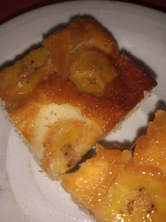 Una foto de Bizcochuelo invertido de BANANA 🤤