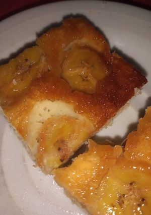 Una foto de Bizcochuelo invertido de BANANA 🤤