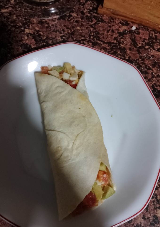 Una foto de Burrito de huevo y aguacate