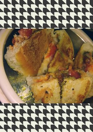 A picture of Pav toast (dabeli).