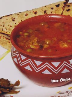 सोया मटर (soya matar recipe in Hindi) रेसिपी मुख्य फोटो