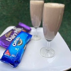 A picture of Oreo Berry shake.