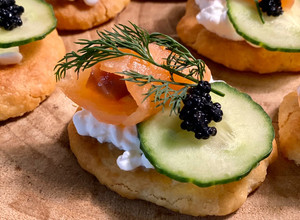Una foto de Mini canapés noruegos