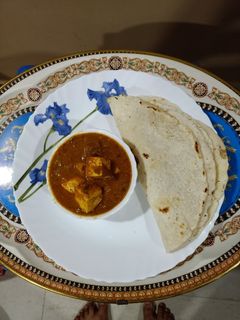 पनीर बटर मसाला (paneer butter masala recipe in marathi) रेसिपी चे मुख्य फोटो