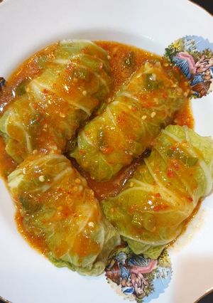 Foto resep Sawi gulung isi ayam + kuah pedas