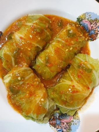 Cara Mudah Membikin Resep Sawi gulung isi ayam + kuah pedas yang Lezat Sekali Anti Ribet, Mantap Sekali