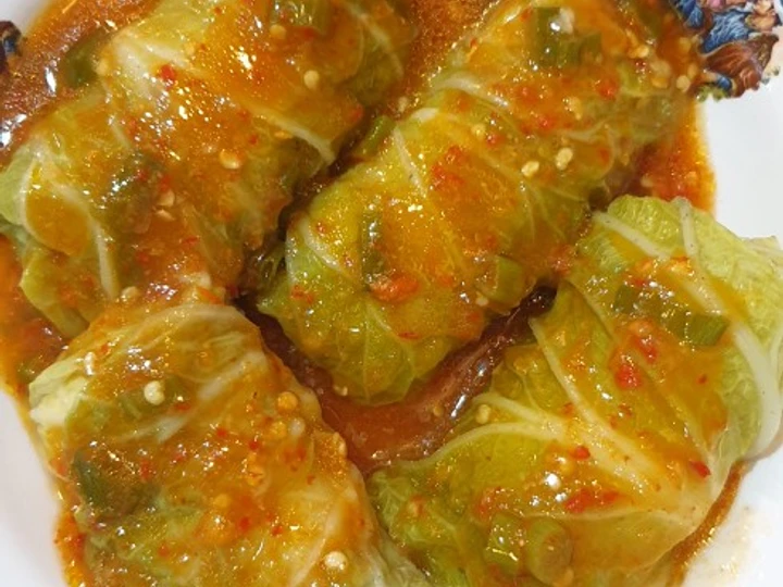 Cara Mudah Membikin Resep Sawi gulung isi ayam + kuah pedas yang Lezat Sekali Anti Ribet, Mantap Sekali