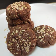 A picture of Chocolate oats cookies.