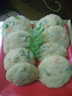 वेज इडली (Veggies idli recipe in hindi) रेसिपी मुख्य फोटो