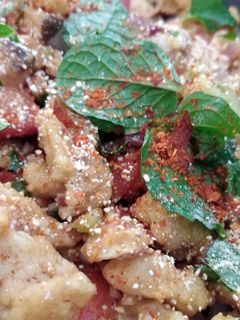 รูปของ ข้าวยำเห็ดแซ่บ (Spicy Mushroom Salad)