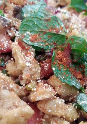 รูปของ ข้าวยำเห็ดแซ่บ (Spicy Mushroom Salad)