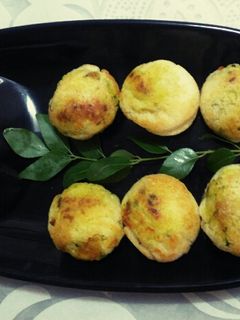 A picture of Aloo Bonda.