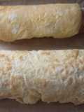 Rollito de salchicha gigante con surimi y queso