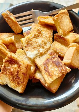 A picture of Simple Bread Omelette Bites 🤩😍.