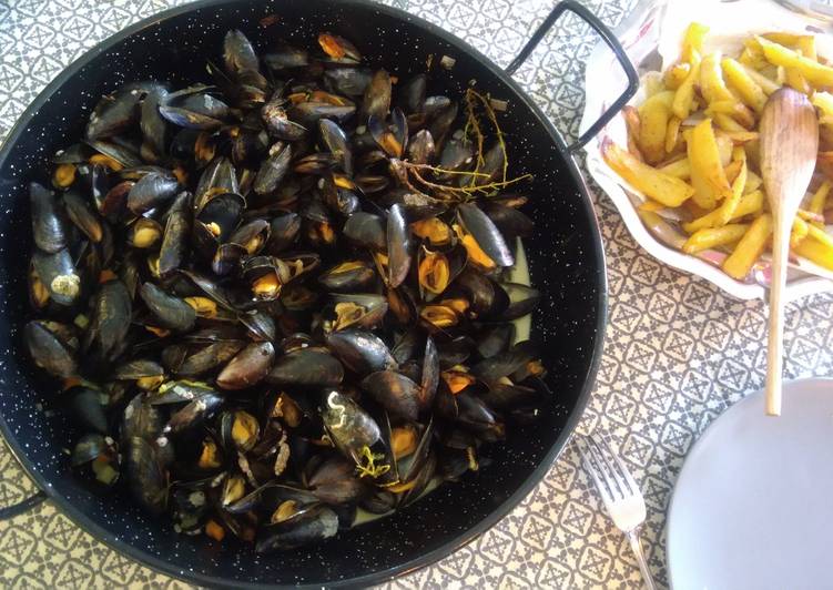 Recette: Moule sauce poulette.