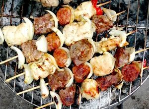 Una foto de Anticuchos diciocheros 🇨🇱