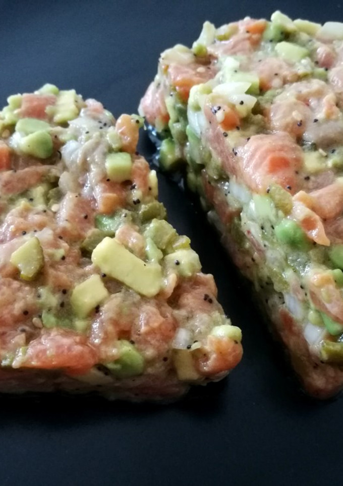 Una foto de Tartar de salmón y aguacate