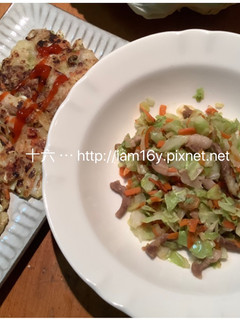 一菜兩吃,肉絲蒜炒高麗菜變身煎餅 的食譜成品照片