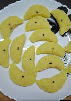 A picture of Coconut Chandrapuli.