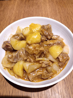 A picture of Stew Beef in Potatoes.