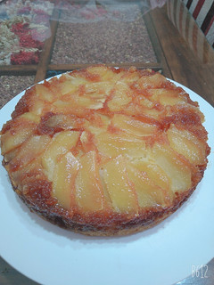 Una foto de Torta invertida de manzana🍎🍎