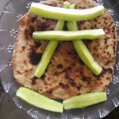 A picture of Gram dal stuffed in Wheat and Oats dough.