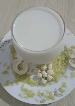 Hình của món Sữa hạt sen cốm.