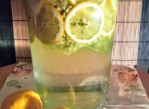 Hagyományos bodzaszörp recept fotója